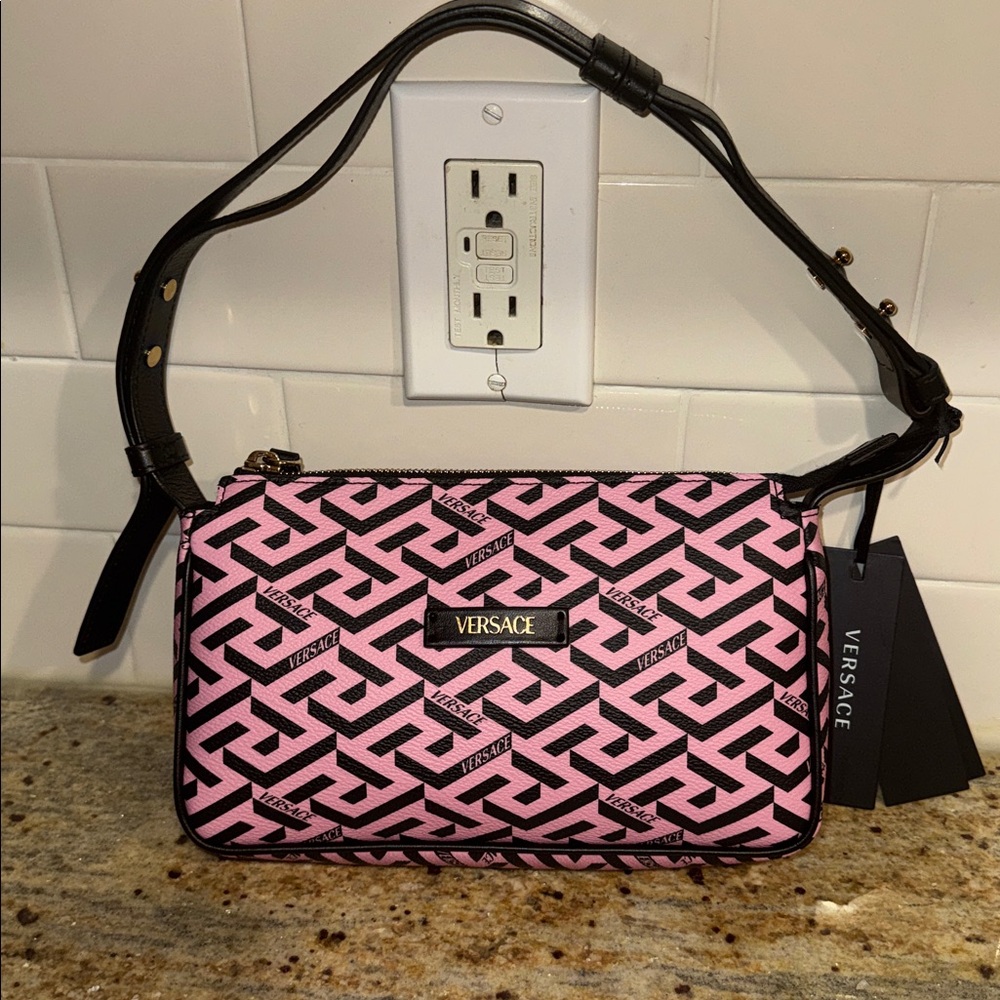 NWT Versace Pink and Black Shoulder Bag 2COA’s & dust bag, Sales tags Full set ! - Picture 2 of 16